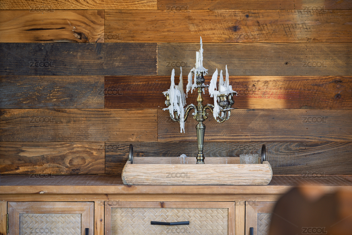 復(fù)古燭臺(tái)置于木質(zhì)背景前的裝飾場(chǎng)景（主預(yù)覽-11502149） - 未分類(lèi) - 站酷設(shè)計(jì)師Z26922598原創(chuàng)素材 - 站酷ZCOOL