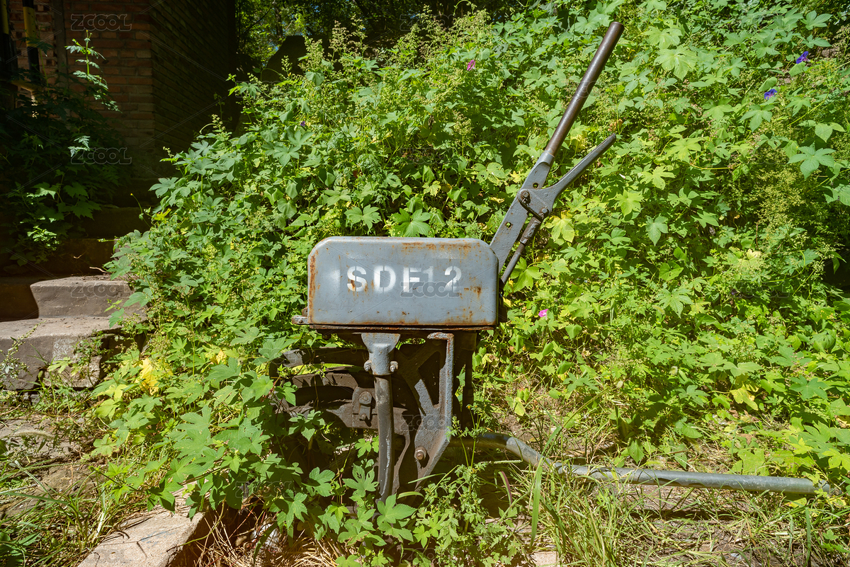 北京門頭溝京門鐵路遺址生銹的扳道機(jī)（主預(yù)覽-8681550） - 未分類 - 站酷設(shè)計(jì)師雪人萬里路原創(chuàng)素材 - 站酷ZCOOL