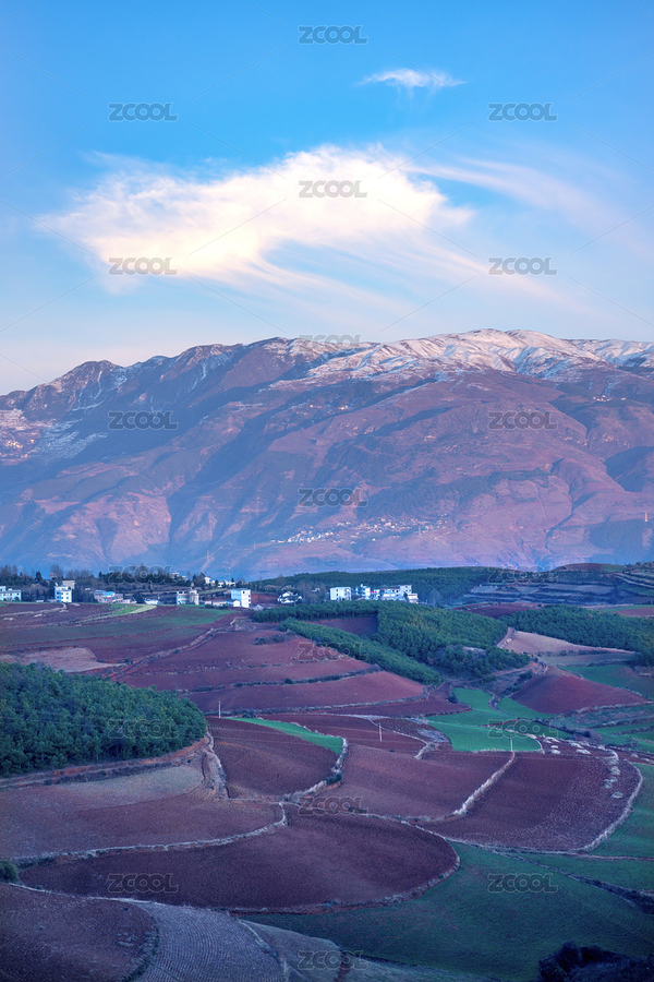 云南東川雪后“七彩坡”紅土地（主預覽-7570524） - 未分類 - 站酷設(shè)計師小聊紳士原創(chuàng)素材 - 站酷ZCOOL
