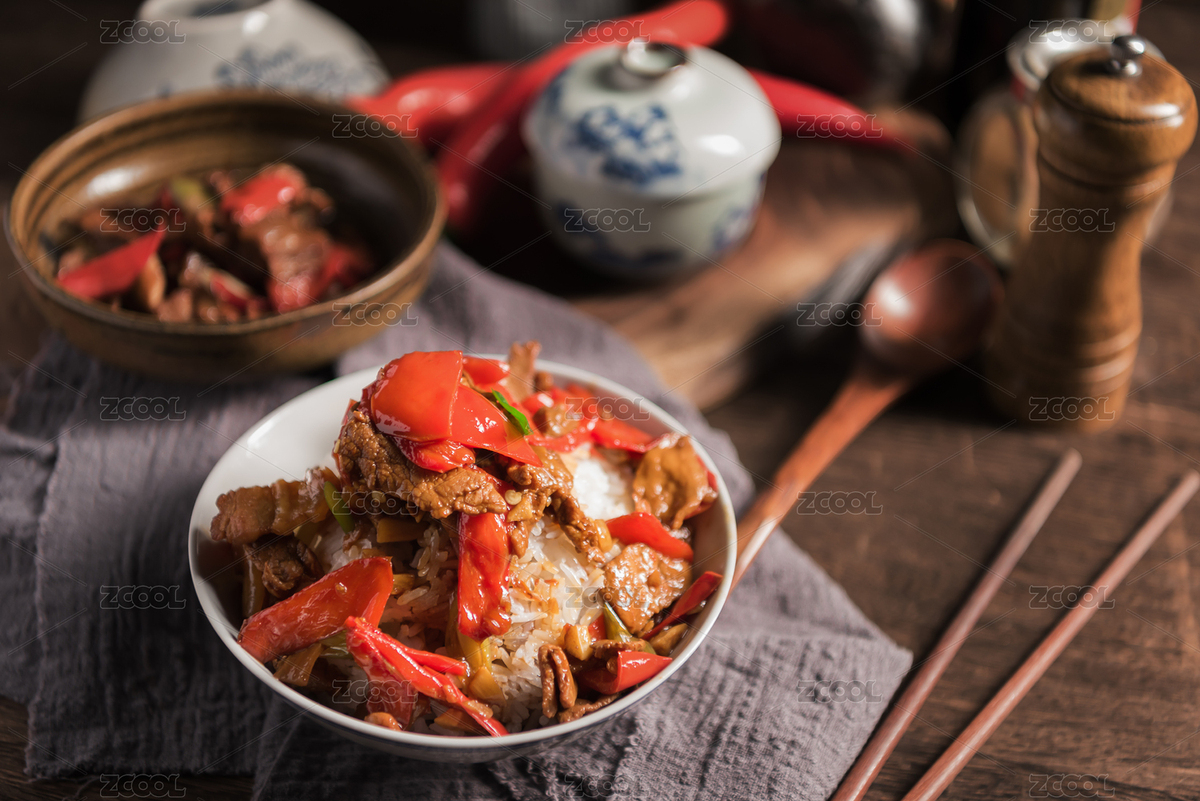 中式廚房木餐桌上的辣椒炒肉蓋飯（主預(yù)覽-8399347） - 未分類 - 站酷設(shè)計(jì)師簡罡原創(chuàng)素材 - 站酷ZCOOL