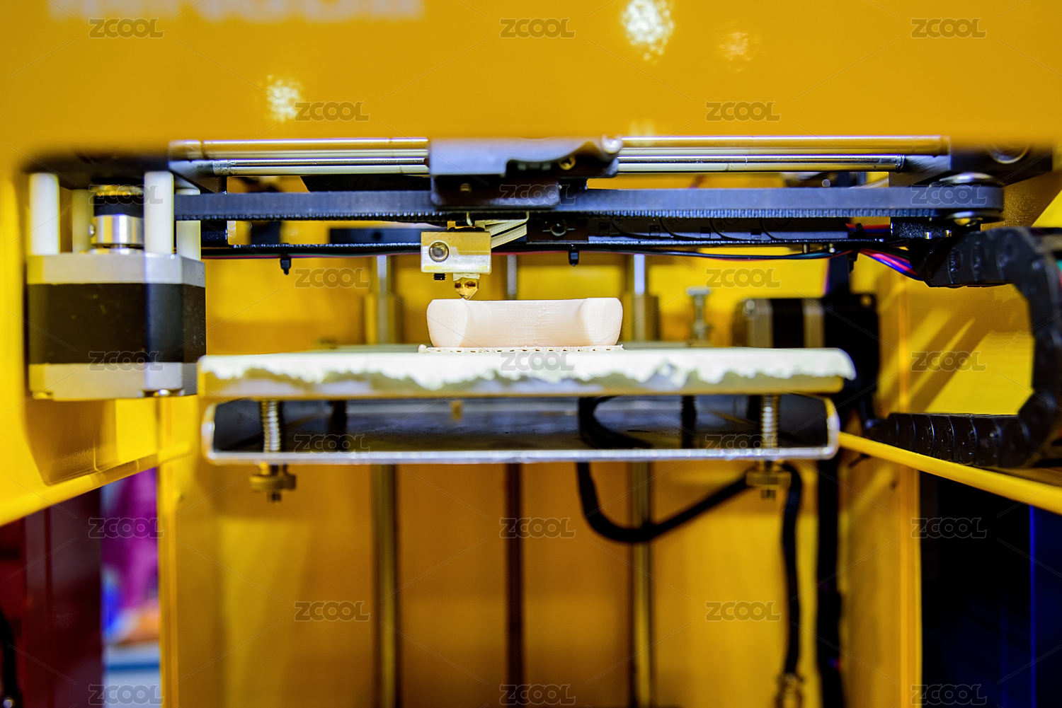 小型3D打印正在打印产品/工业级3D应用方案