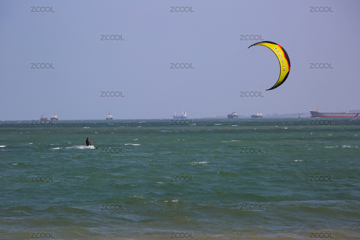 孤獨(dú)的風(fēng)箏沖浪手（主預(yù)覽-3372370） - 未分類 - 站酷設(shè)計(jì)師ktsyss原創(chuàng)素材 - 站酷ZCOOL