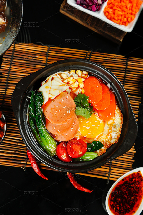 竹底上放著一碗三鮮砂鍋面片（主預(yù)覽-8363650） - 未分類 - 站酷設(shè)計師PAOPAO攝影工作室原創(chuàng)素材 - 站酷ZCOOL