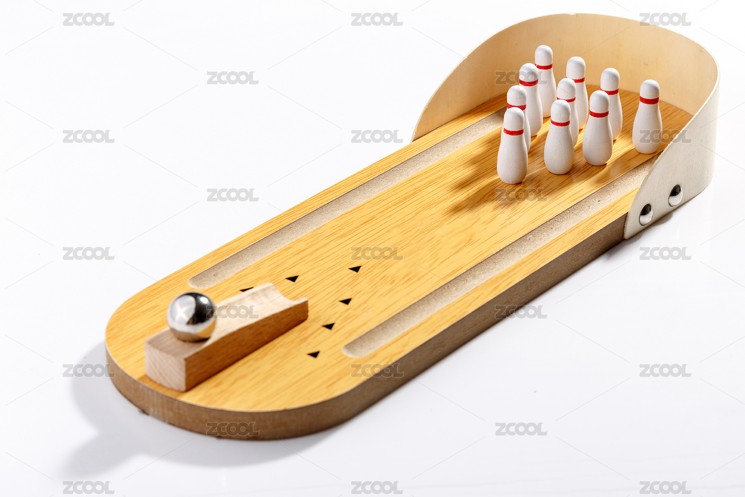 白板上的益智玩具——迷你保龄球