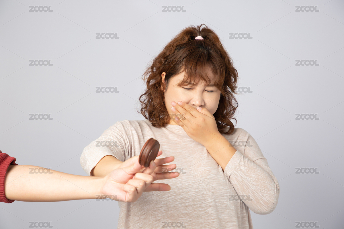 拒絕吃巧克力派的亞洲肥胖女孩（主預(yù)覽-3833409） - 未分類 - 站酷設(shè)計(jì)師啊喔鵝咿嗚魚原創(chuàng)素材 - 站酷ZCOOL