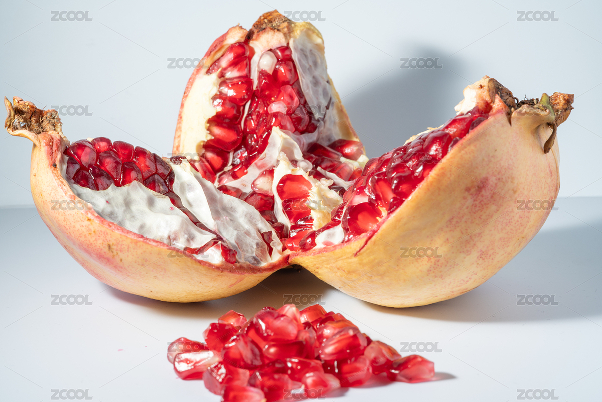 切开的新鲜石榴果与饱满的石榴籽（主预览-12124143） - 未分类 - 站酷设计师秋砜原创素材 - 站酷ZCOOL