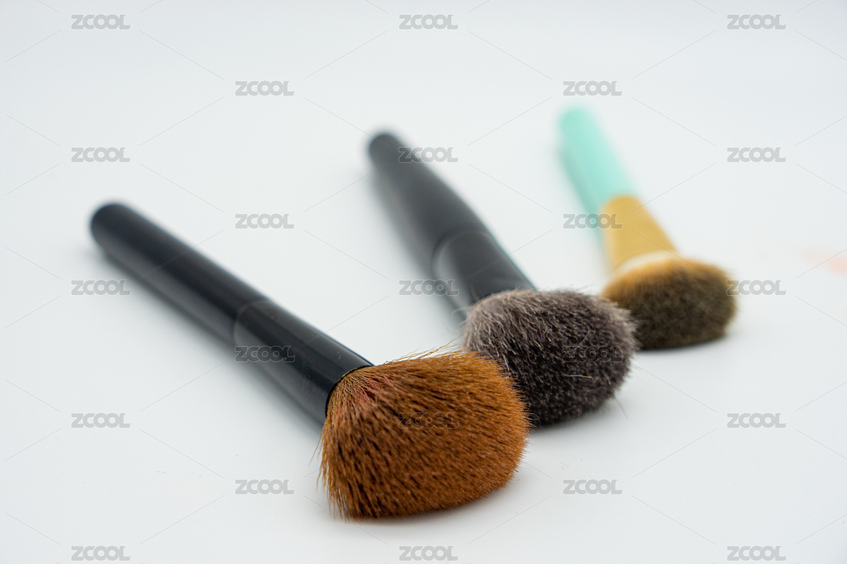 擺放在白色背景上的女性化妝用品（主預(yù)覽-7627780） - 未分類 - 站酷設(shè)計(jì)師AdolescentChat原創(chuàng)素材 - 站酷ZCOOL