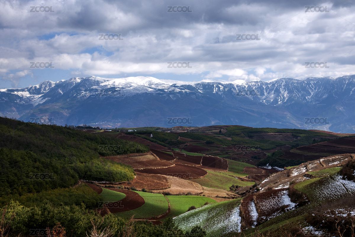 云南東川紅土地雪原中的“樂譜凹”梯田（主預覽-8943797） - 未分類 - 站酷設計師小聊紳士原創(chuàng)素材 - 站酷ZCOOL