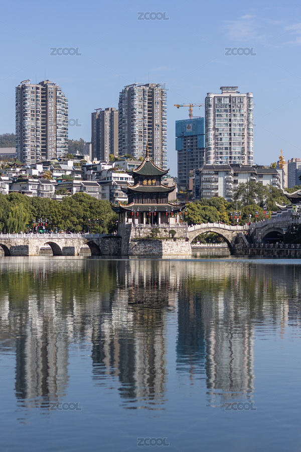 中國(guó)貴州省貴陽(yáng)市甲秀樓與現(xiàn)代建筑（主預(yù)覽-12622944） - 未分類 - 站酷設(shè)計(jì)師8qwHAbnRRk原創(chuàng)素材 - 站酷ZCOOL