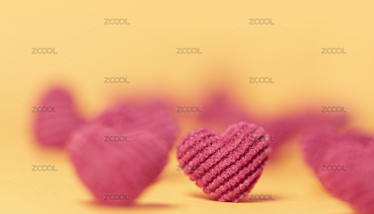 黃色背景上的桃心（主預(yù)覽-8755142） - 未分類 - 站酷設(shè)計(jì)師一抹蔚藍(lán)原創(chuàng)素材 - 站酷ZCOOL