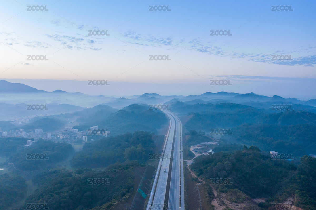 驶向远方的公路（主预览-8770458） - 未分类 - 站酷设计师拍酒店民宿的蔡工原创素材 - 站酷ZCOOL