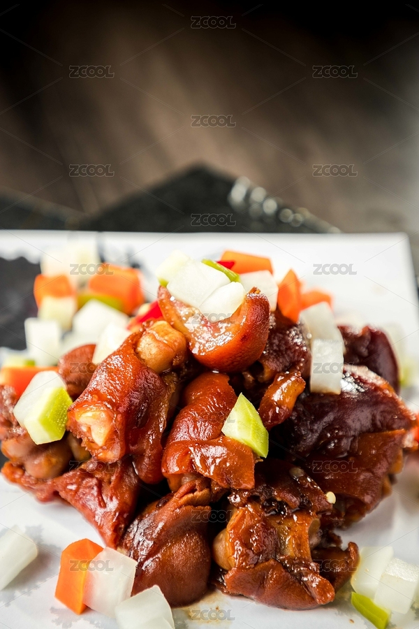 白色瓷盤(pán)里的醬豬蹄與四川泡菜（主預(yù)覽-5885827） - 未分類(lèi) - 站酷設(shè)計(jì)師濤麟攝影原創(chuàng)素材 - 站酷ZCOOL