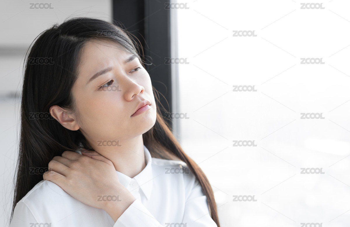 肩頸不適的女人站在窗邊（主預(yù)覽-2810675） - 未分類 - 站酷設(shè)計(jì)師橘貓Mia原創(chuàng)素材 - 站酷ZCOOL