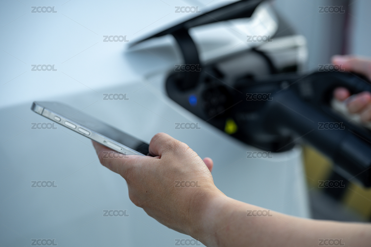 使用手机控制电动汽车充电（主预览-11490707） - 未分类 - 站酷设计师Z26922598原创素材 - 站酷ZCOOL