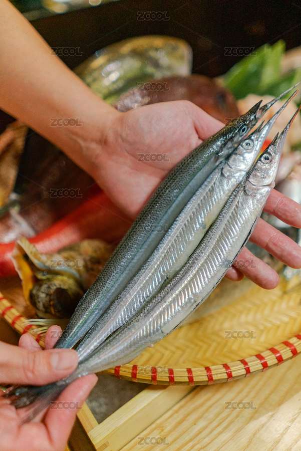 放在手上的日本料理海鮮食材水針魚（主預(yù)覽-1597851） - 未分類 - 站酷設(shè)計(jì)師JSantse原創(chuàng)素材 - 站酷ZCOOL