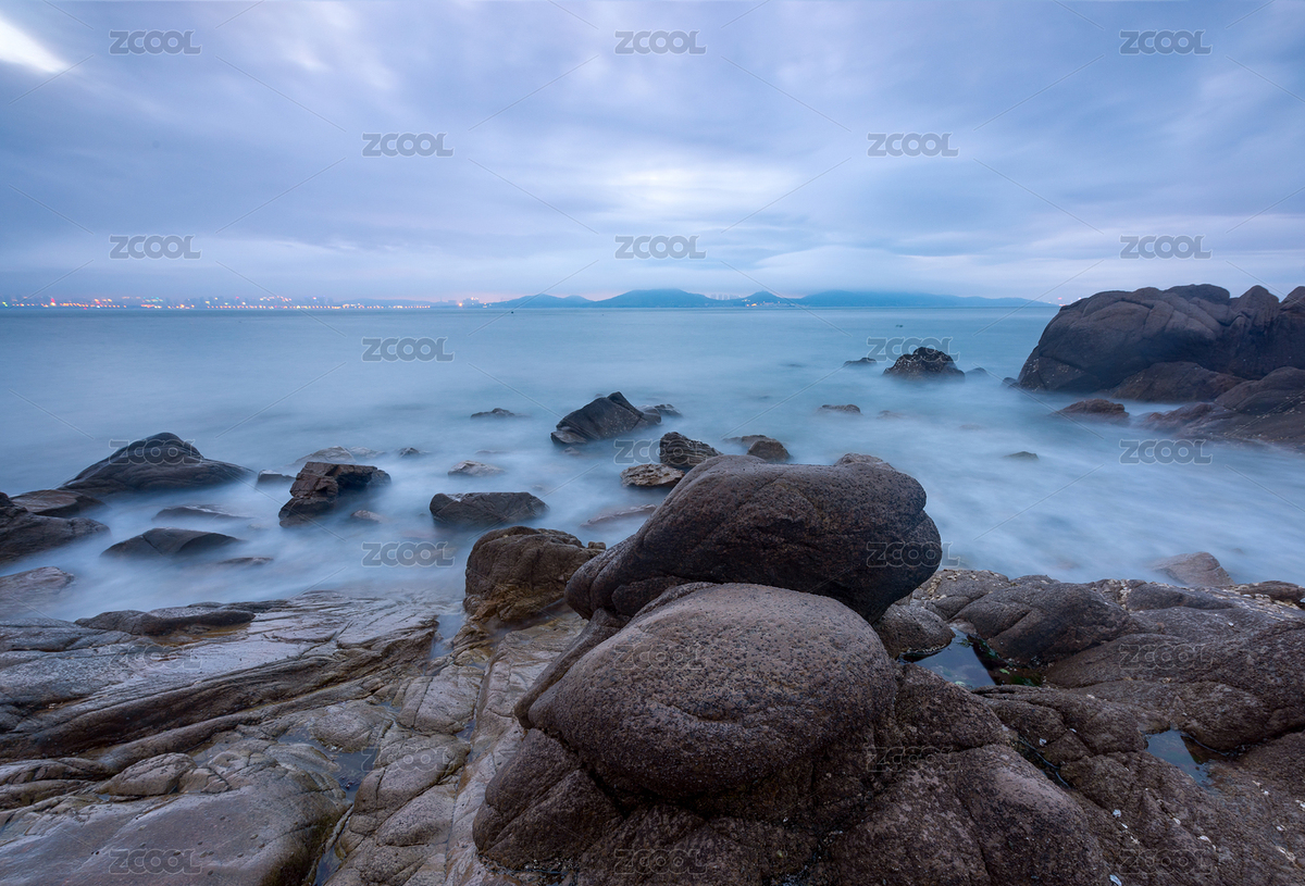 青島陰天的海邊圓形的礁石（主預(yù)覽-7046930） - 未分類 - 站酷設(shè)計師wangps11原創(chuàng)素材 - 站酷ZCOOL