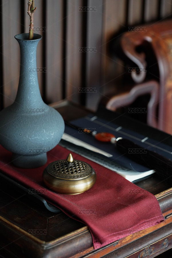 木桌上的香爐和花瓶（主預(yù)覽-2182165） - 未分類 - 站酷設(shè)計(jì)師飛兒67原創(chuàng)素材 - 站酷ZCOOL