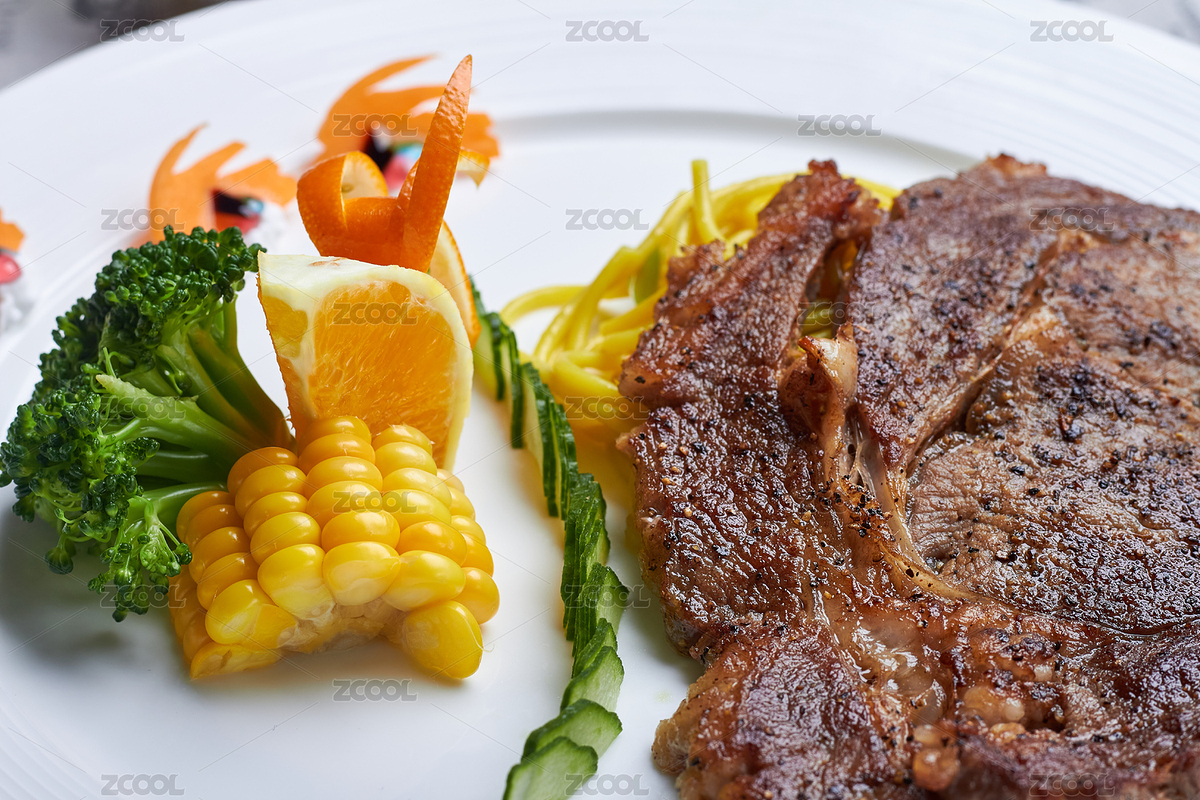美味的帶骨牛排和果蔬盛放在白色的瓷盤中（主預(yù)覽-1356187） - 未分類 - 站酷設(shè)計(jì)師MRx夏先森原創(chuàng)素材 - 站酷ZCOOL