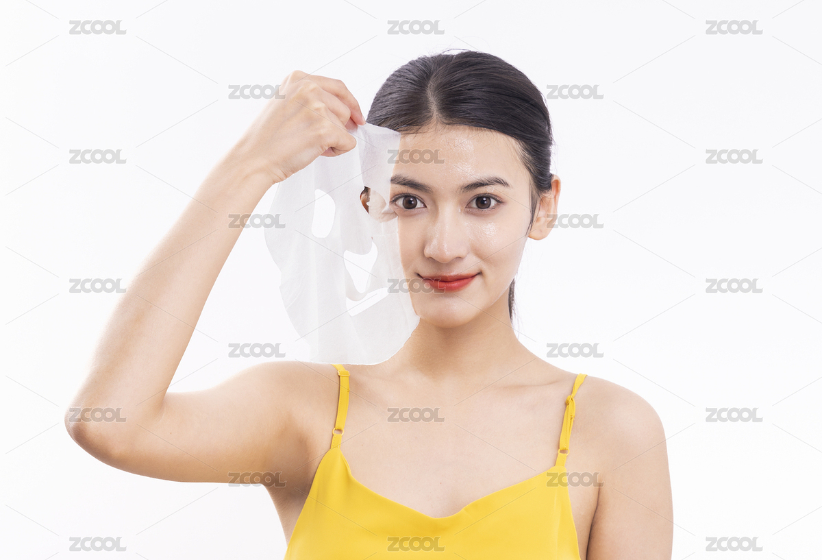 白色背景下敷面膜的年轻女人（主预览-1466344） - 未分类 - 站酷设计师西木叔叔原创素材 - 站酷ZCOOL