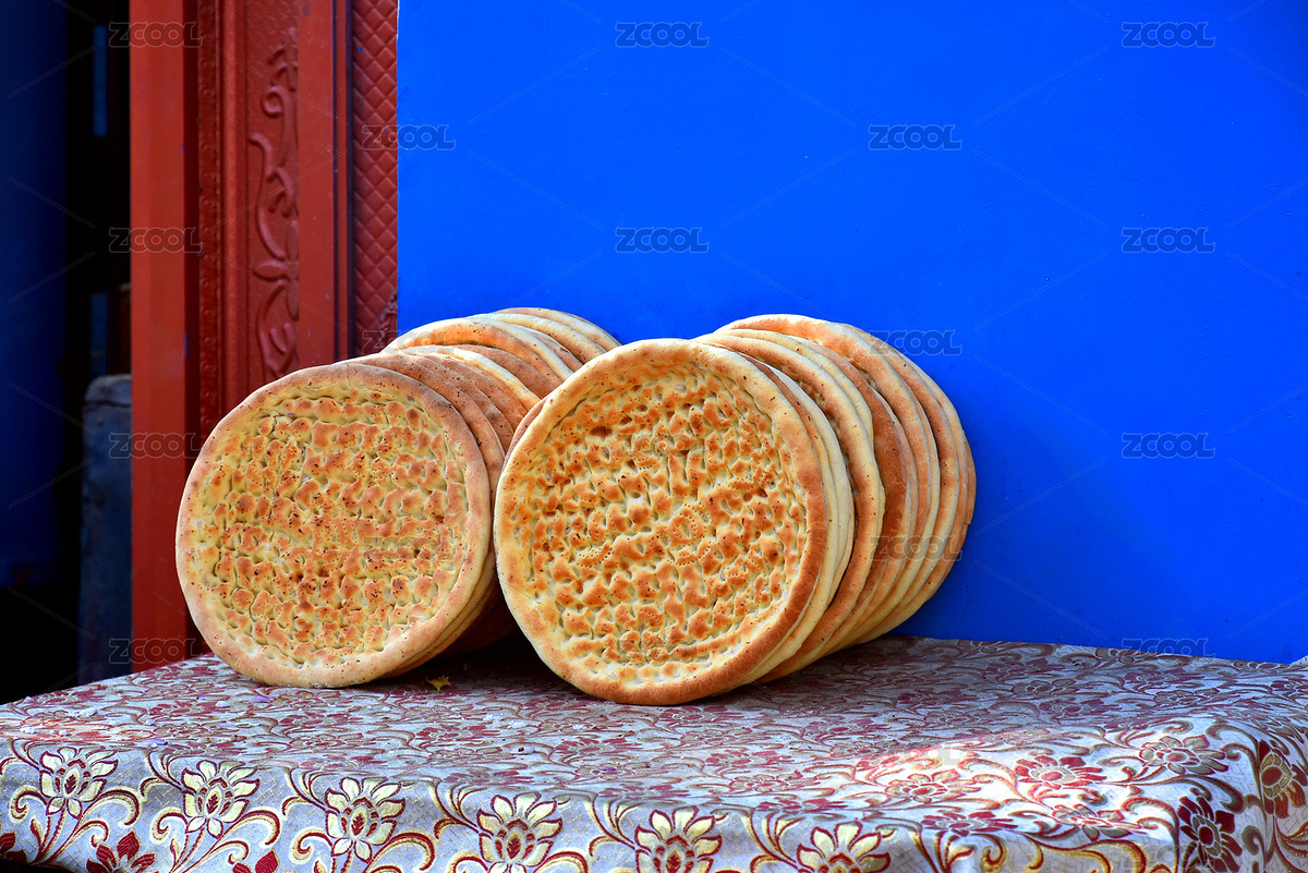 藍色背景下堆疊的中國新疆傳統(tǒng)食物馕餅（主預(yù)覽-11194773） - 未分類 - 站酷設(shè)計師RuiNis原創(chuàng)素材 - 站酷ZCOOL