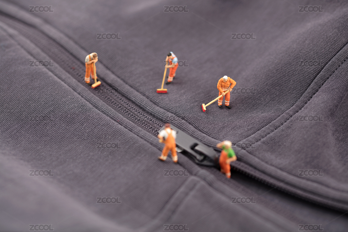 微缩创意打扫卫生在衣服上（主预览-7208718） - 未分类 - 站酷设计师小羽怪原创素材 - 站酷ZCOOL