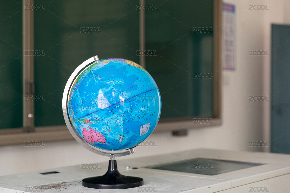教室里桌子上放着一个地球仪（主预览-8259998） - 未分类 - 站酷设计师今天喝咖啡了吗原创素材 - 站酷ZCOOL
