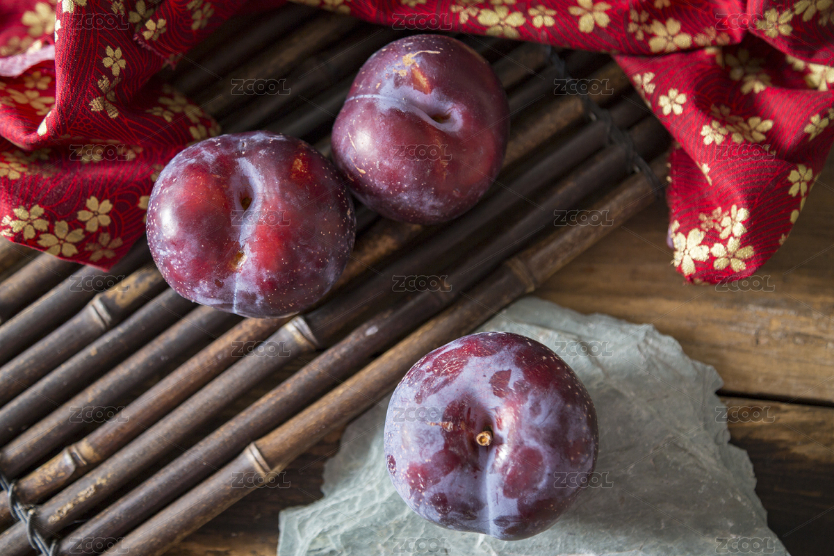 俯拍幾個(gè)新鮮的水果布林黑李（主預(yù)覽-8887969） - 未分類 - 站酷設(shè)計(jì)師玖菇莨原創(chuàng)素材 - 站酷ZCOOL