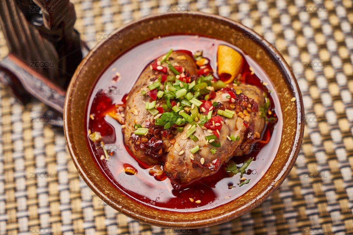 特色川菜烤脑花盛放在造型独特的瓷碗中（主预览-6414980） - 未分类 - 站酷设计师MRx夏先森原创素材 - 站酷ZCOOL