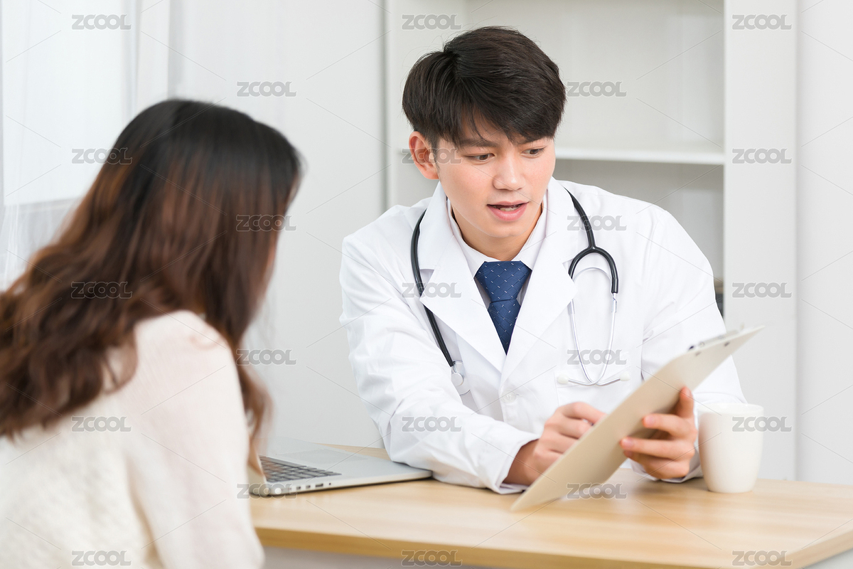 坐在办公室里的亚洲男医生正在询问患者的病情（主预览-2946549） - 未分类 - 站酷设计师龙套就是龙套原创素材 - 站酷ZCOOL