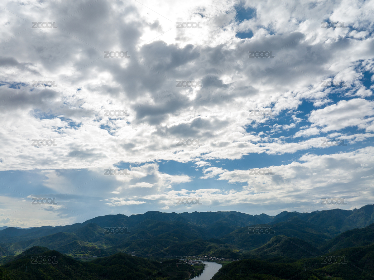 航拍郊外的山脈自然風(fēng)光（主預(yù)覽-8107615） - 未分類 - 站酷設(shè)計(jì)師初小夏夏原創(chuàng)素材 - 站酷ZCOOL