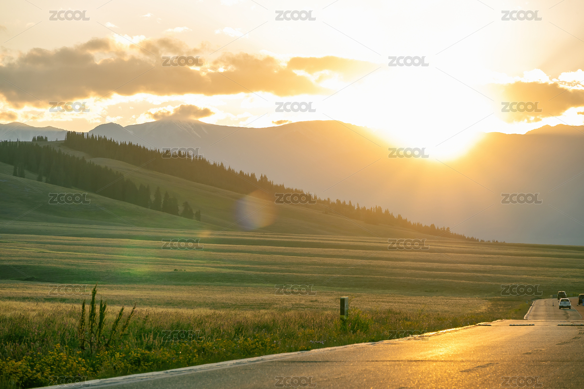 中國(guó)新疆公路旁草原山林的日落景象（主預(yù)覽-11429003） - 未分類(lèi) - 站酷設(shè)計(jì)師921yyds原創(chuàng)素材 - 站酷ZCOOL