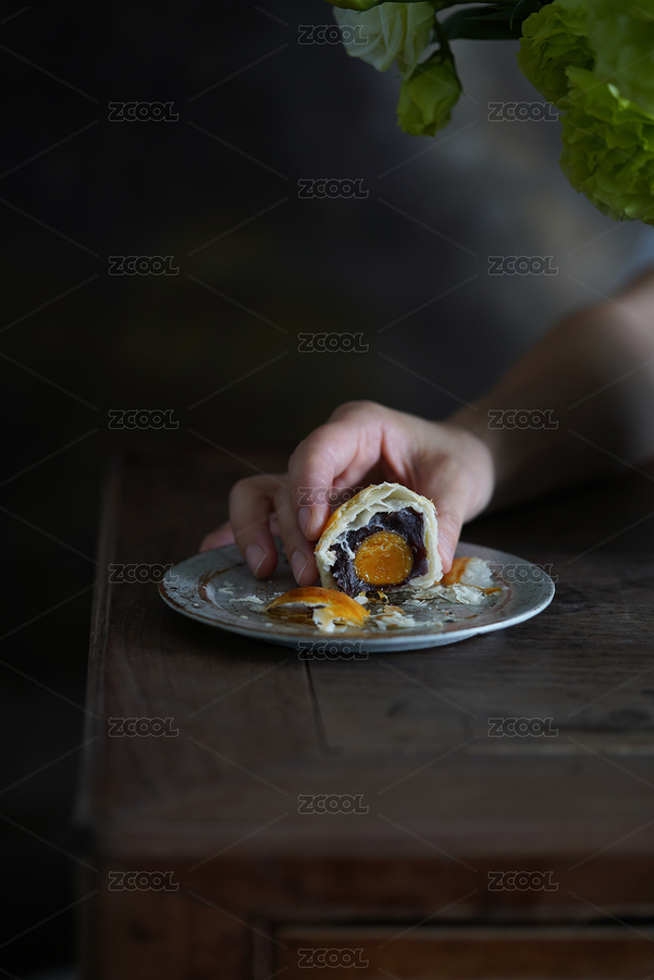 剩下的半只蛋黃酥（主預(yù)覽-8590704） - 未分類 - 站酷設(shè)計師飛兒67原創(chuàng)素材 - 站酷ZCOOL