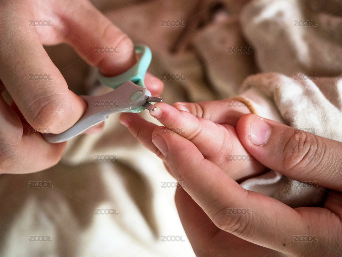 給小嬰兒剪指甲的特寫鏡頭（主預(yù)覽-417666） - 未分類 - 站酷設(shè)計師大曾攝影原創(chuàng)素材 - 站酷ZCOOL