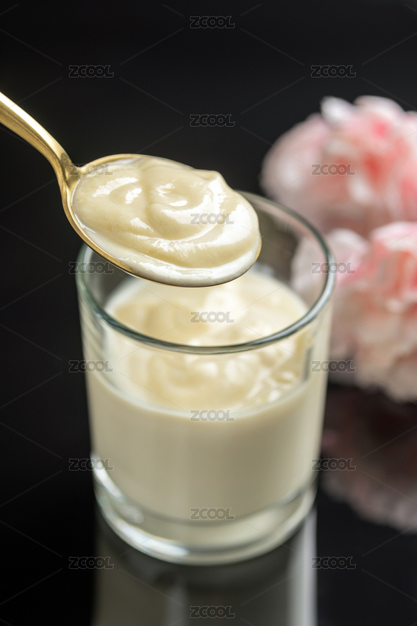 勺盛酸奶特寫黑色背景（主預(yù)覽-185068） - 未分類 - 站酷設(shè)計師金翅大鵬原創(chuàng)素材 - 站酷ZCOOL
