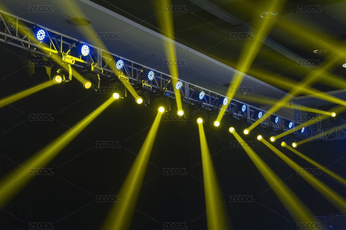 深色背景前，顏色絢麗的舞臺射燈交相輝映（主預(yù)覽-1634451） - 未分類 - 站酷設(shè)計師金翅大鵬原創(chuàng)素材 - 站酷ZCOOL