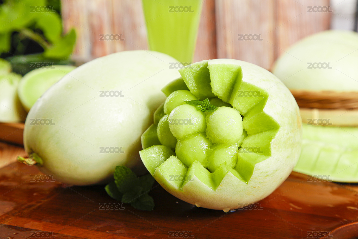 木板上放著一個完整的玉菇瓜和甜瓜果肉（主預(yù)覽-6684413） - 未分類 - 站酷設(shè)計師PAOPAO攝影工作室原創(chuàng)素材 - 站酷ZCOOL