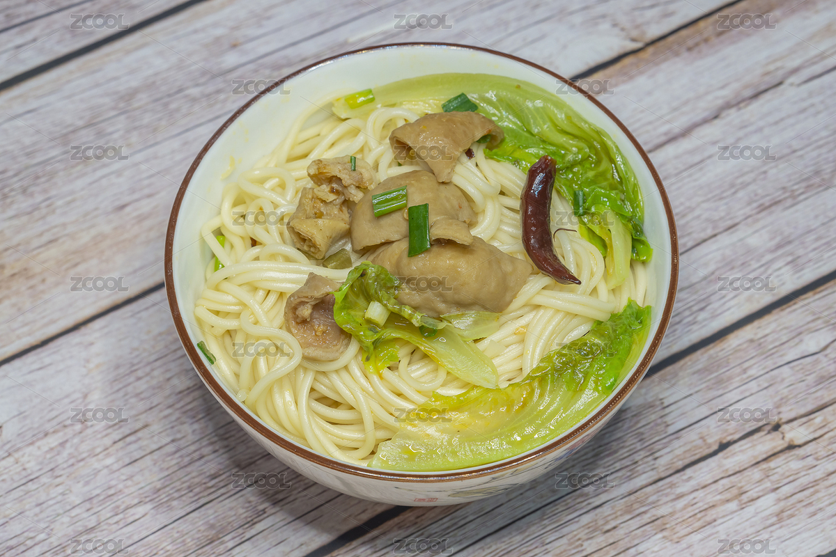 在木制臺(tái)面上的一碗香辣肥腸面（主預(yù)覽-2970803） - 未分類 - 站酷設(shè)計(jì)師粘鍋原創(chuàng)素材 - 站酷ZCOOL