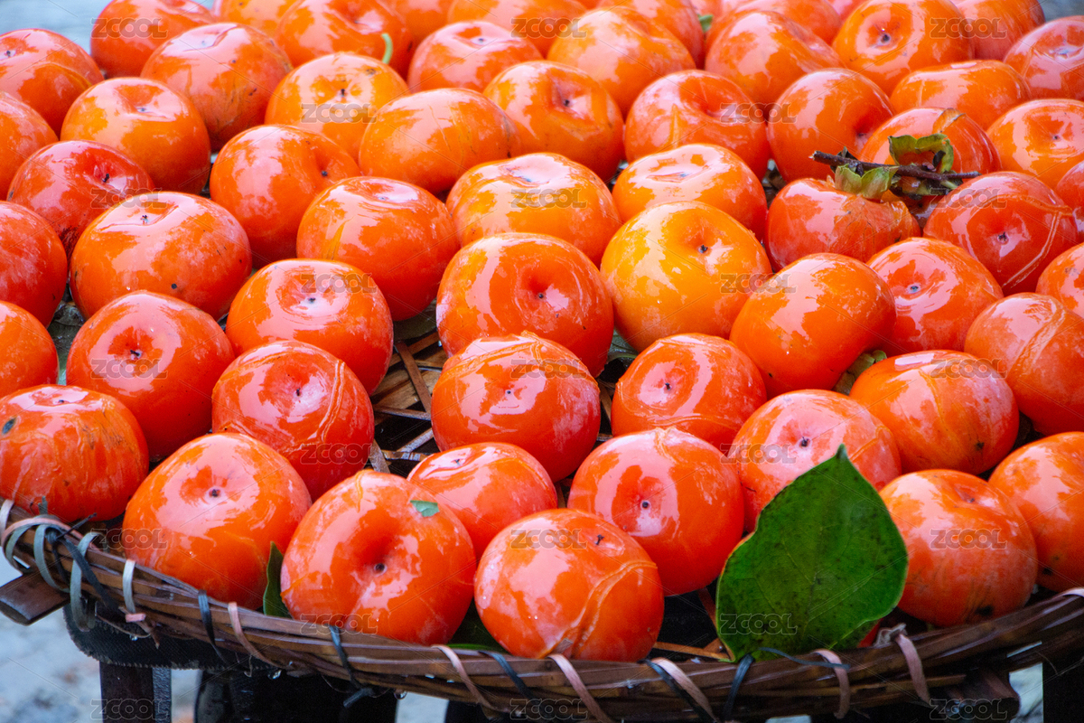 竹編上準(zhǔn)備售賣的新鮮透亮的紅柿子（主預(yù)覽-7853189） - 未分類 - 站酷設(shè)計(jì)師爬樓攝影小白原創(chuàng)素材 - 站酷ZCOOL