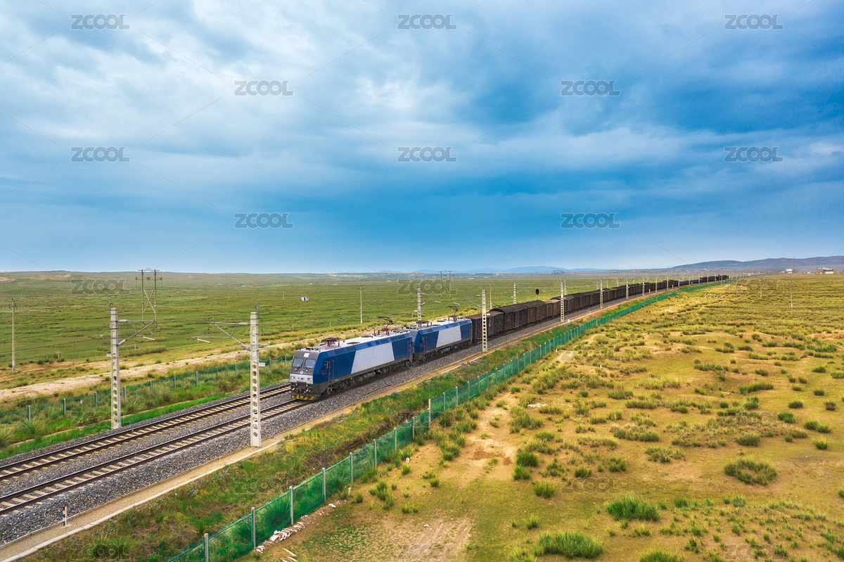 青藏鐵路上運(yùn)行的中國鐵路貨運(yùn)列車航拍圖（主預(yù)覽-6764112） - 未分類 - 站酷設(shè)計(jì)師yuanbo83原創(chuàng)素材 - 站酷ZCOOL