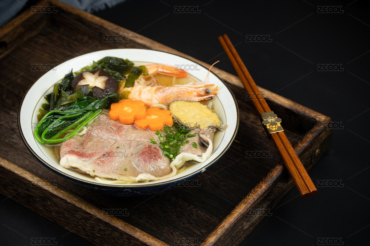 木質(zhì)托盤里的一碗和牛海鮮拉面（主預(yù)覽-5899767） - 未分類 - 站酷設(shè)計(jì)師樂(lè)圖影視原創(chuàng)素材 - 站酷ZCOOL