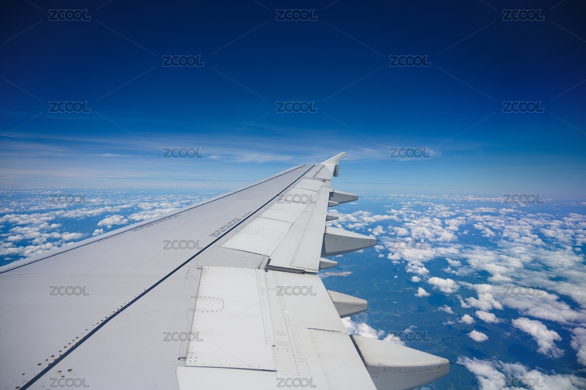 飛行中航班窗外的機(jī)翼與藍(lán)天白云（主預(yù)覽-8144012） - 未分類 - 站酷設(shè)計師eluheral原創(chuàng)素材 - 站酷ZCOOL