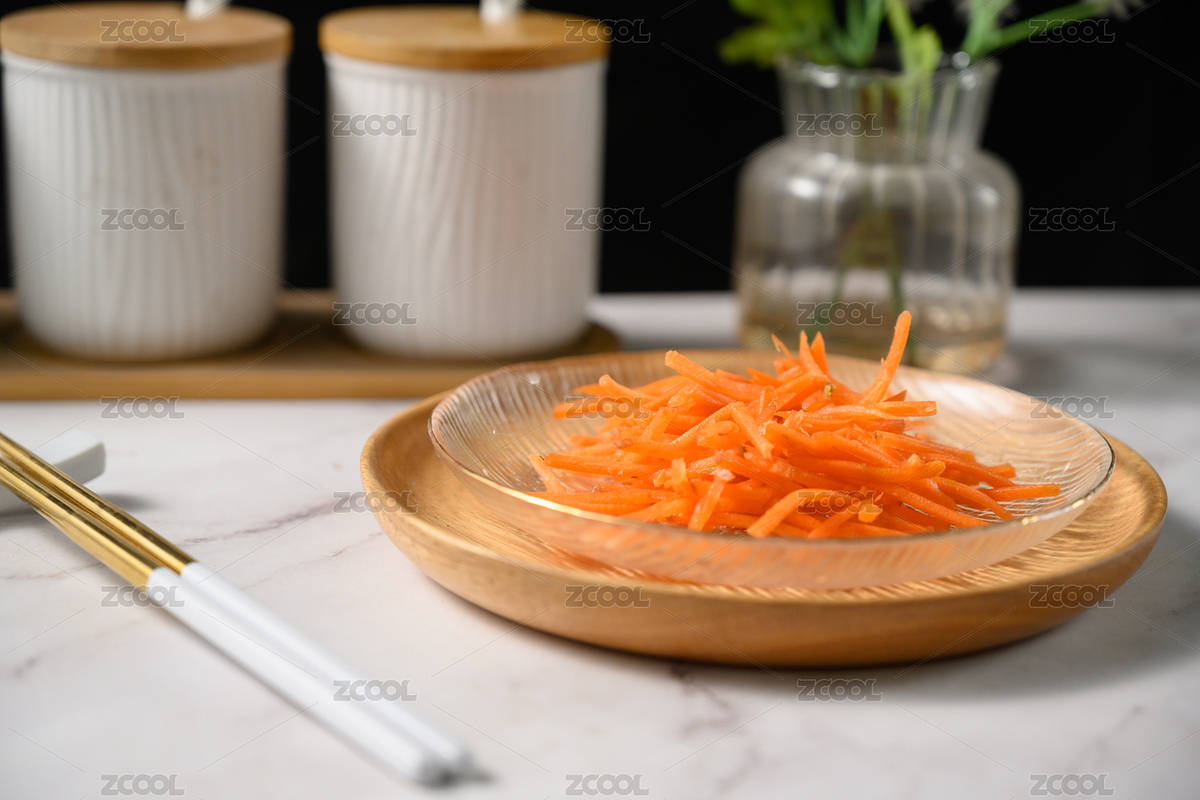 桌面上的盤子里的美味可口的新鮮胡蘿卜絲（主預(yù)覽-8864882） - 未分類 - 站酷設(shè)計(jì)師我是小助理原創(chuàng)素材 - 站酷ZCOOL