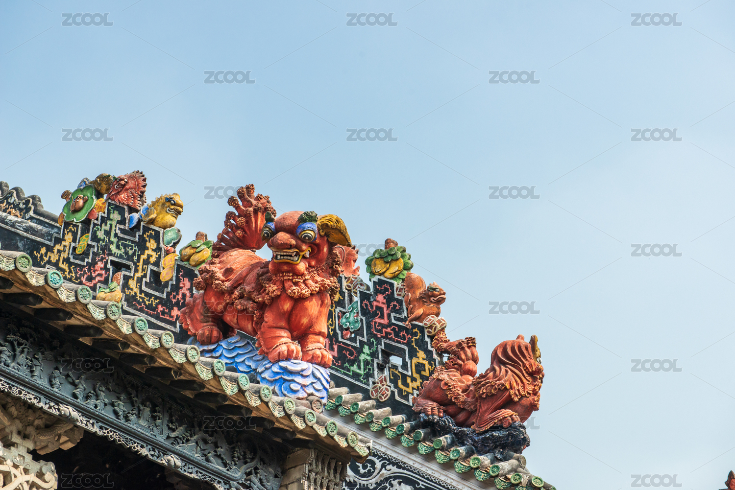 百年历史的广州陈家祠屋脊雕塑