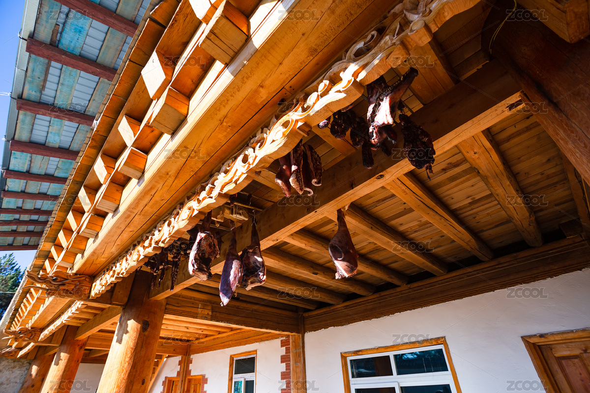 木梁下懸掛的腌制豬肉（主預(yù)覽-11164937） - 未分類 - 站酷設(shè)計師白子梁原創(chuàng)素材 - 站酷ZCOOL