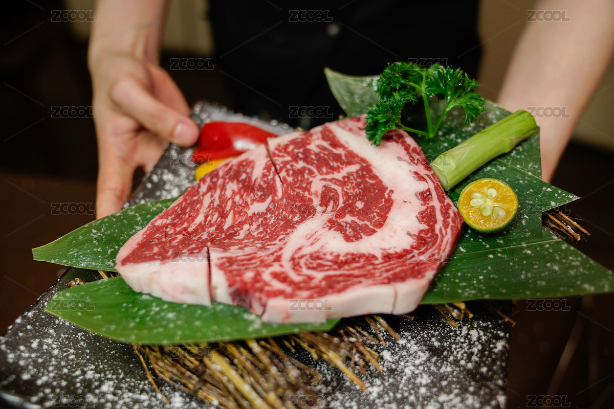 手拿一盤肋眼牛排食材擺盤（主預(yù)覽-5245121） - 未分類 - 站酷設(shè)計師JSantse原創(chuàng)素材 - 站酷ZCOOL