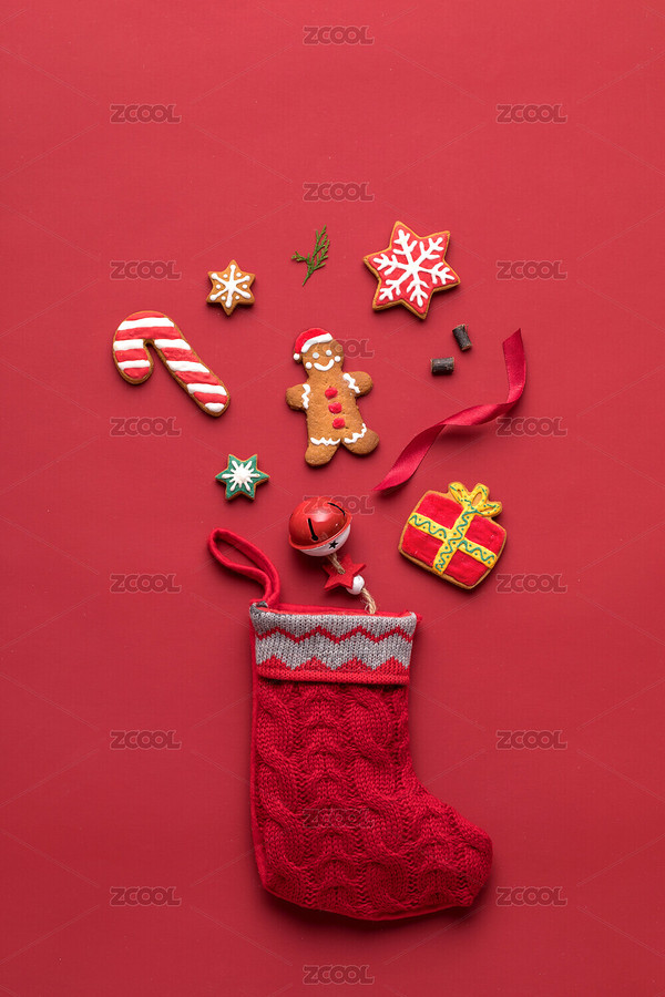 紅色背景上的一只圣誕襪外擺著許多裝飾物（主預覽-6807961） - 未分類 - 站酷設計師zhane_luk原創(chuàng)素材 - 站酷ZCOOL