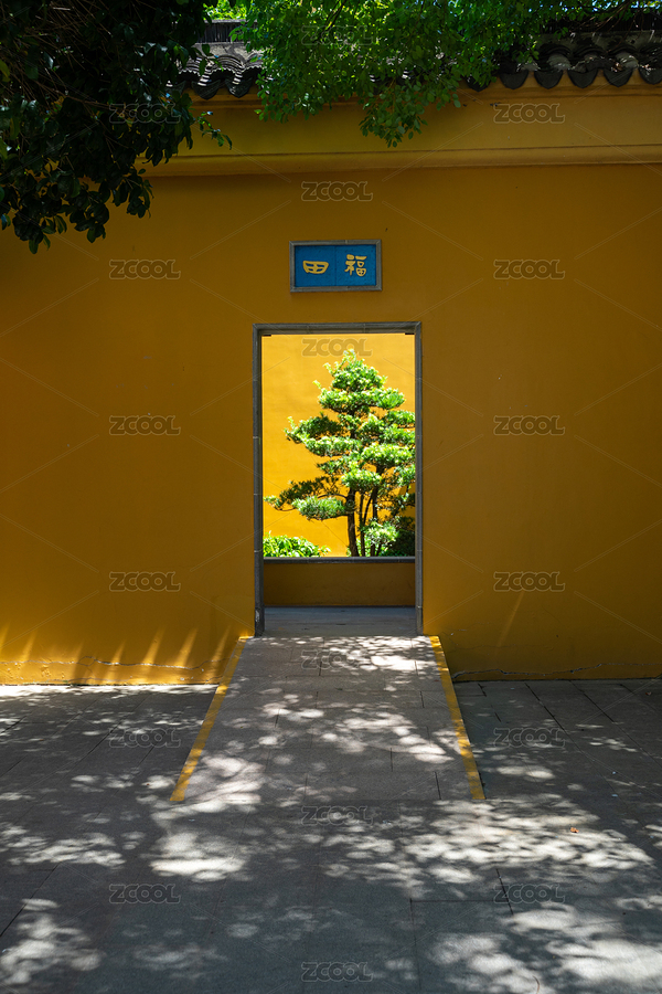 中國古寺廟入口黃墻綠植光影（主預(yù)覽-12539276） - 未分類 - 站酷設(shè)計(jì)師那一年的秋初原創(chuàng)素材 - 站酷ZCOOL
