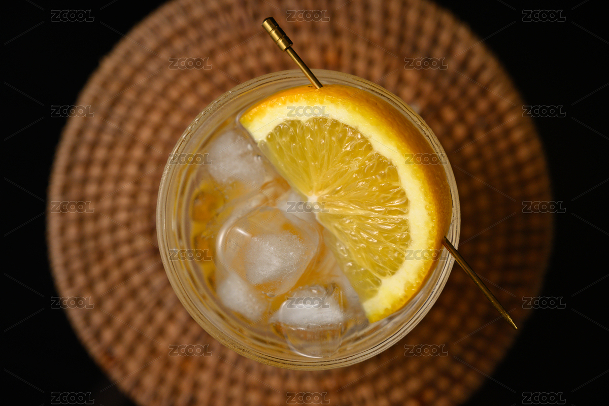 桌面上的杯子里的美味可口的香橙蘇打水（主預(yù)覽-8866088） - 未分類 - 站酷設(shè)計(jì)師我是小助理原創(chuàng)素材 - 站酷ZCOOL