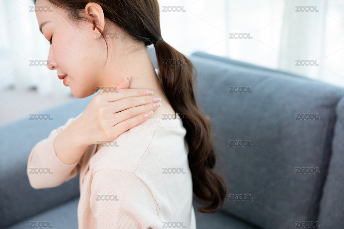 年輕女性肩頸不適疼痛（主預(yù)覽-8541751） - 未分類 - 站酷設(shè)計(jì)師今天喝咖啡了嗎原創(chuàng)素材 - 站酷ZCOOL