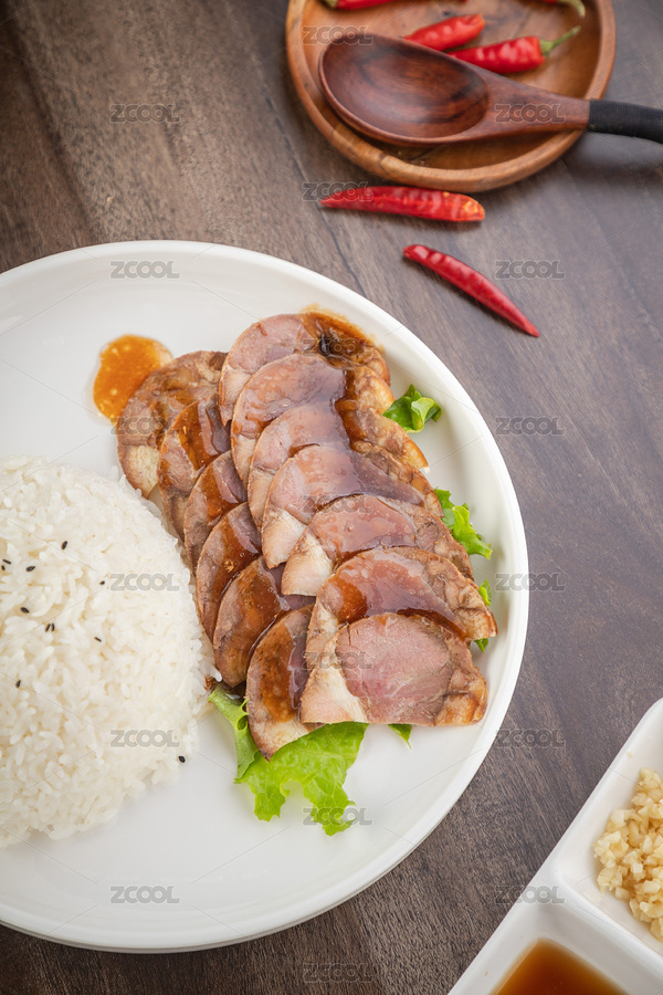 棕色木紋桌上放著一碗肘花蓋飯（主預(yù)覽-8418477） - 未分類 - 站酷設(shè)計(jì)師濤麟攝影原創(chuàng)素材 - 站酷ZCOOL